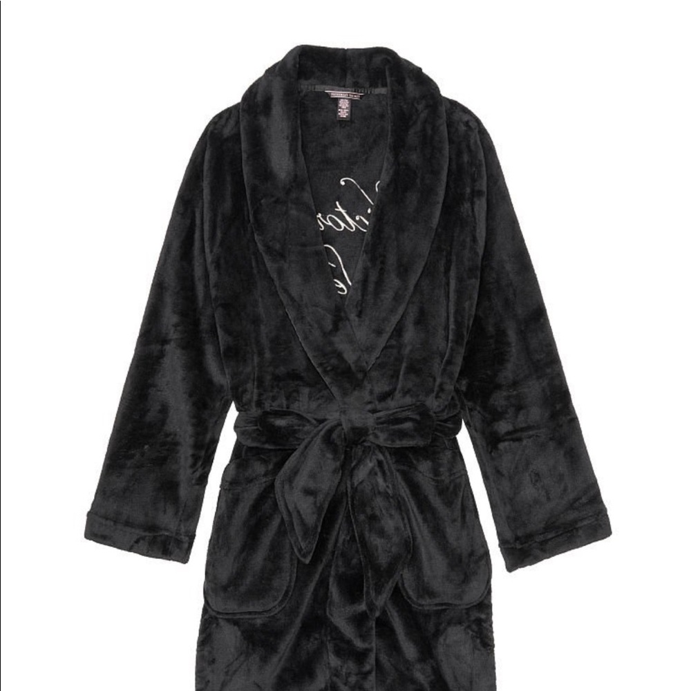 VICTORIA'S SECRET
Short Cozy Robe